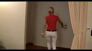 Племянник пришел навестить тетушку и устроил жесткий вагинальный фистинг